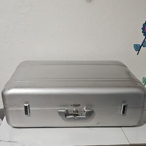 Vintage Zero Halliburton Aluminum Suitcase With Key
